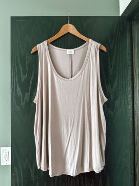 Taupe Relaxed Scoop Tank